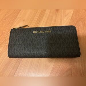 Michael Kors Black and Gold Zip Wallet